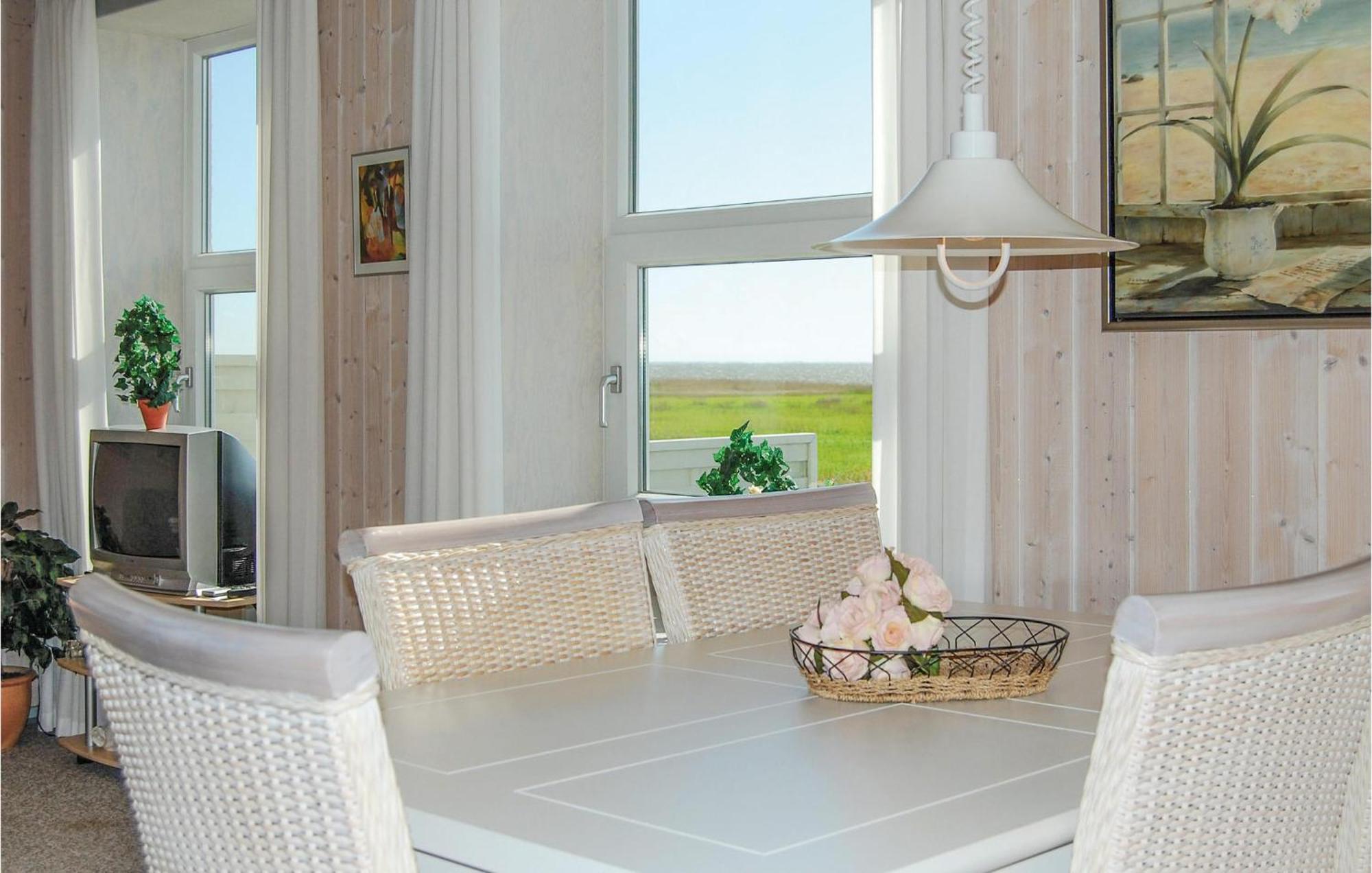 2 Bedroom Gorgeous Home In Hvide Sande Havrvig Extérieur photo